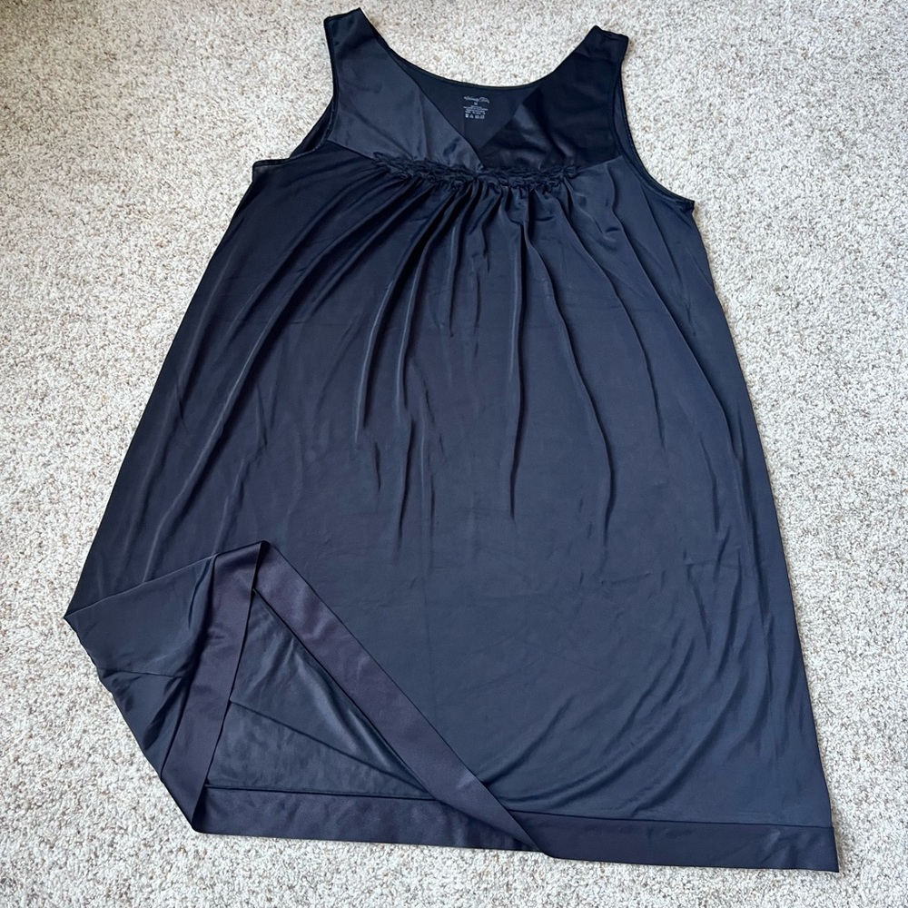 VINTAGE VANITY FAIR Black Size M Lace/Nylon Nightgown